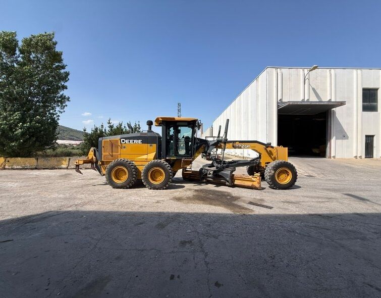 JOHN DEERE 772GP AWD **REGISTERED**